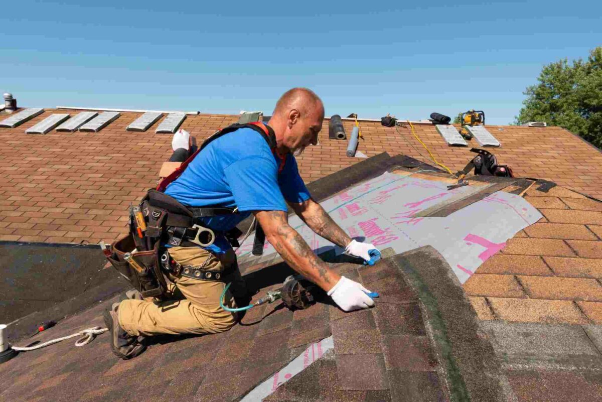 4 Glaring Signs You Need Roof Repairs